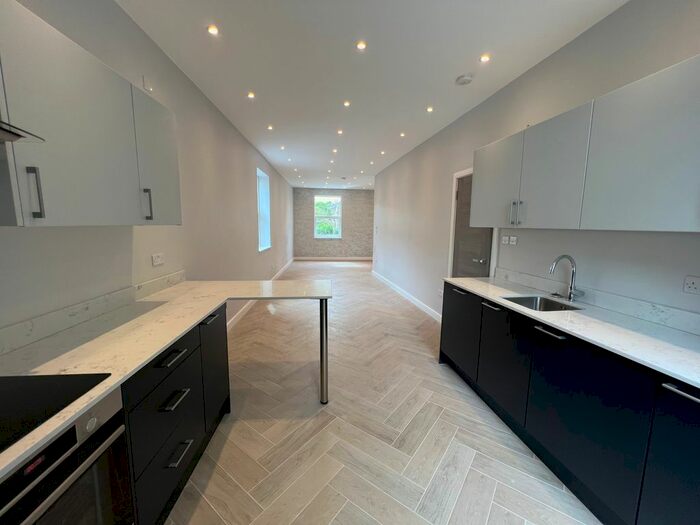 2 Bedroom Flat To Rent In Hornsey Road, London, N7