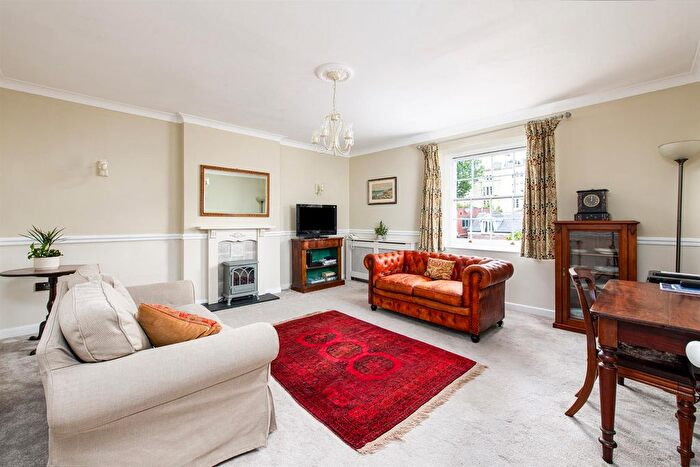 2 Bedroom Flat To Rent In Lower Redland Road, Redland, Bristol, BS6