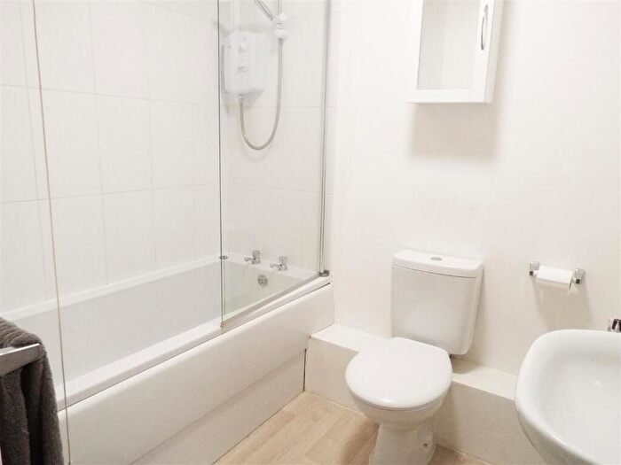 2 Bedroom Flat To Rent In High Street, Lincoln, LN5