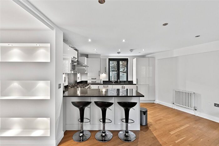 2 Bedroom Flat To Rent In Kings Bench Street, London, SE1