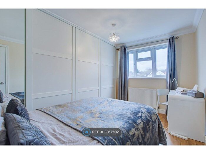 6 Bedroom Semi-Detached House To Rent In Alandale Close, Reading, RG2