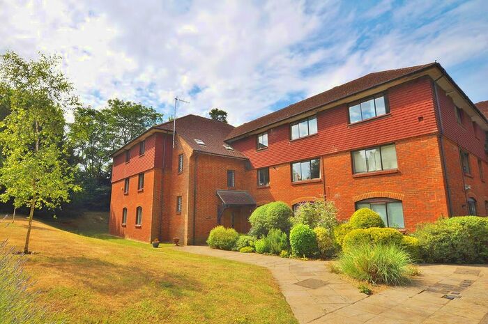 2 Bedroom Flat To Rent In Culver House, Boxgrove Road, Guildford, Surrey, GU1