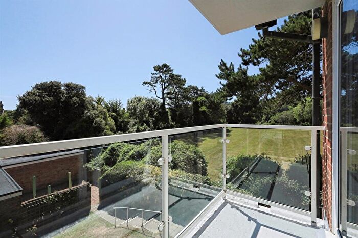 2 Bedroom Flat For Sale In Carlisle Road, Eastbourne, BN20