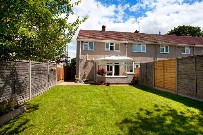 2 Bedroom End Of Terrace House To Rent In Beckett Lane, Crawley, RH11