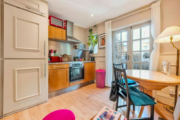 1 Bedroom Flat To Rent In Gleneagle Road, Streatham, London, SW16