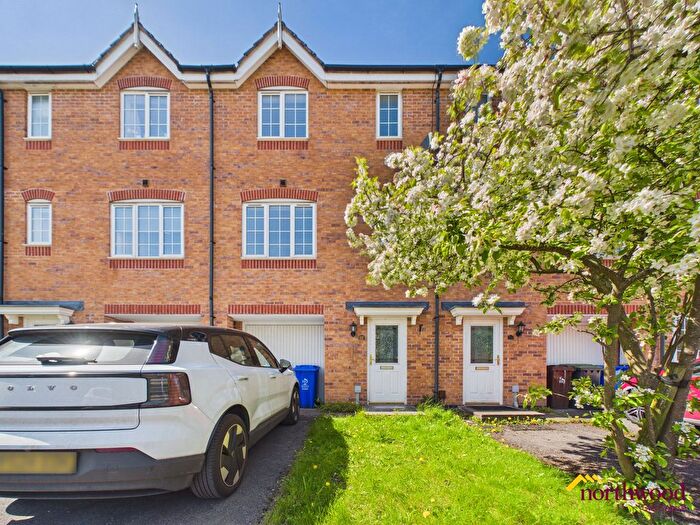 4 Bedroom Town House For Sale In Godwin Way, Stoke-On-Trent, ST4