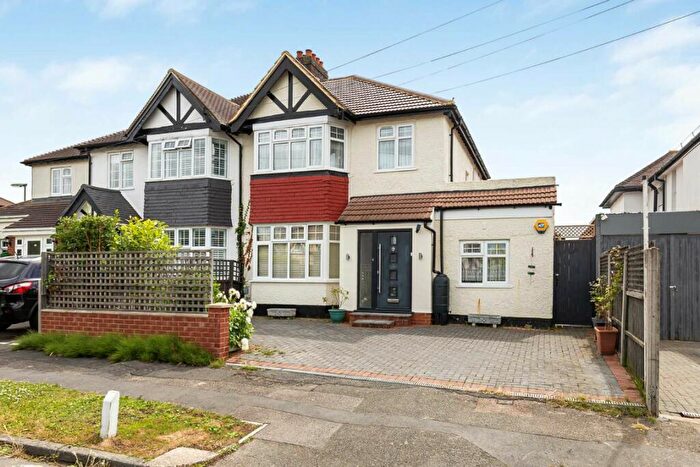 4 Bedroom Semi-Detached House To Rent In Riverview Road, Ewell, KT19