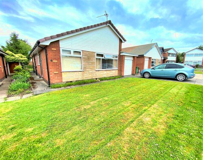 Houses for sale & to rent in WA3 3YH, ROTHWELL GARDENS, Golborne And