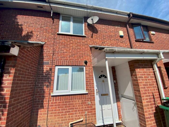 2 Bedroom House To Rent In Mickledon Close, Nottingham, NG2