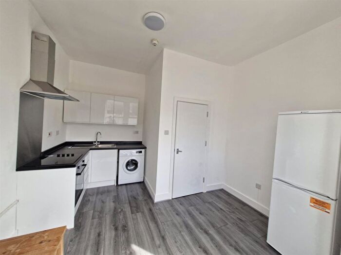 1 Bedroom Flat To Rent In Gathorne Road, London, N22