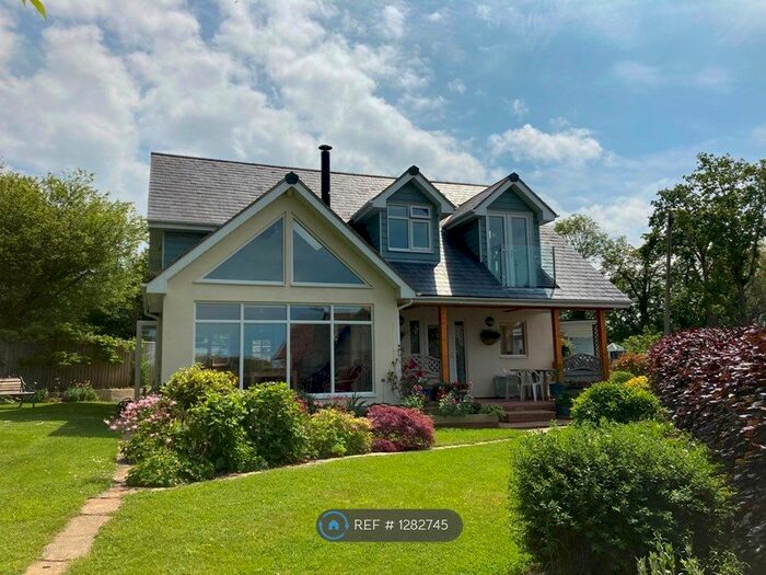 3 Bedroom Detached House To Rent In Woodvale Road, Cowes PO31