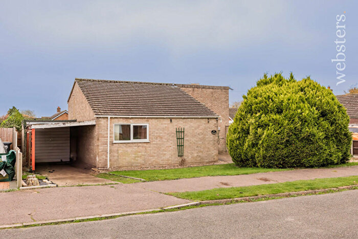 3 Bedroom Detached Bungalow For Sale In Cherrywood, Alpington, NR14