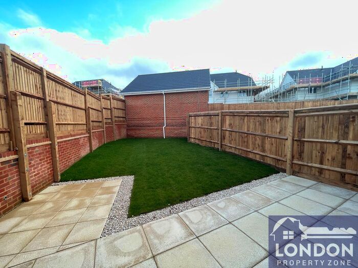 3 Bedroom Semi-Detached House To Rent In Omaha Grove, Tonbridge, TN12