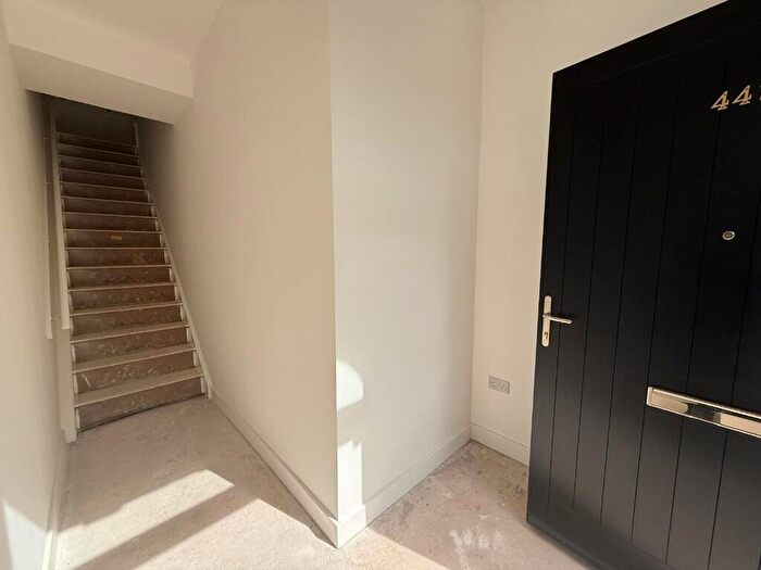 1 Bedroom Apartment For Sale In Hempshaw Lane, Offerton, Stockport, SK2