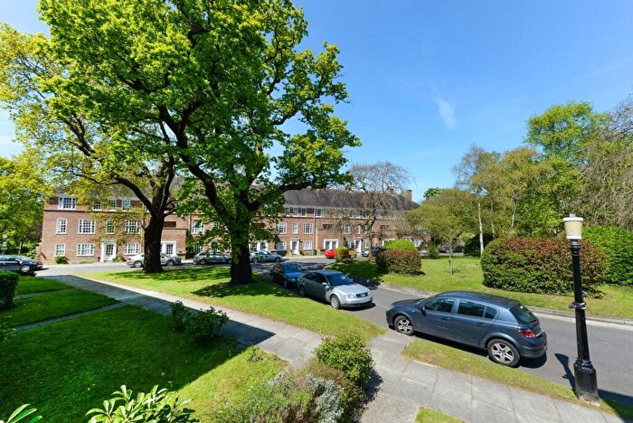 3 Bedroom Flat To Rent In College Road, Dulwich, London, SE21