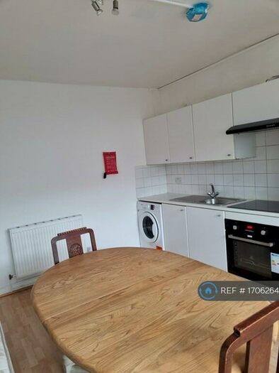 2 Bedroom Flat To Rent In Beechwood Gardens, London, NW10
