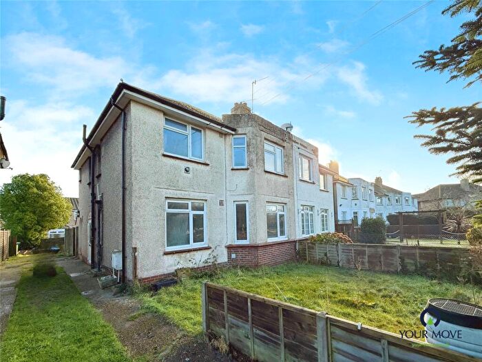 2 Bedroom Flat For Sale In Highfield Gardens, Bognor Regis, West Sussex, PO22