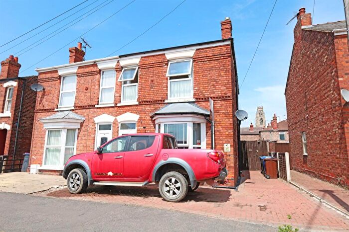3 Bedroom Semi-Detached House For Sale In Fydell Crescent, PE21