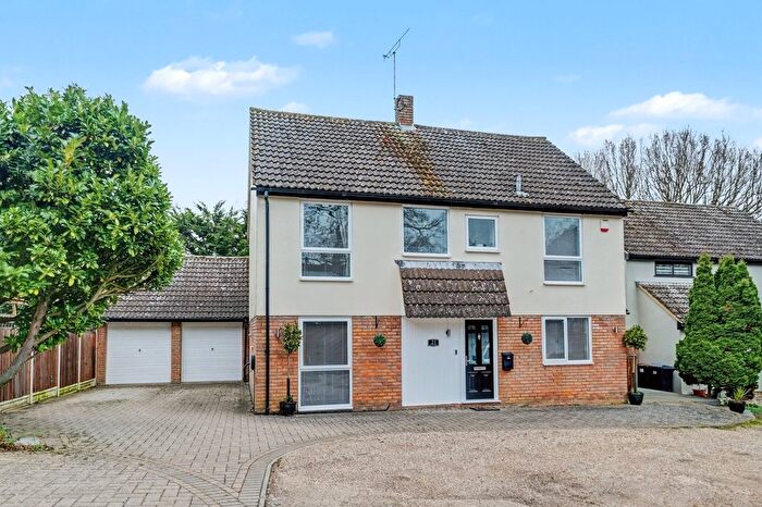 4 Bedroom Detached House For Sale In Colvin Chase, Galleywood, Chelmsford, CM2