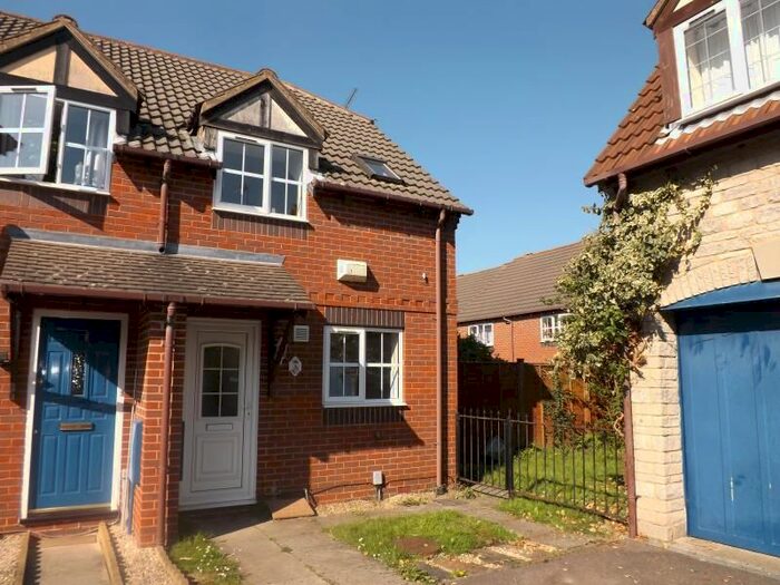 2 Bedroom Property To Rent In Ferndene, Bradley Stoke, Bristol, BS32