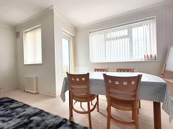 2 Bedroom Flat For Sale In Chichester Close, Wicklands Avenue, Saltdean, BN2