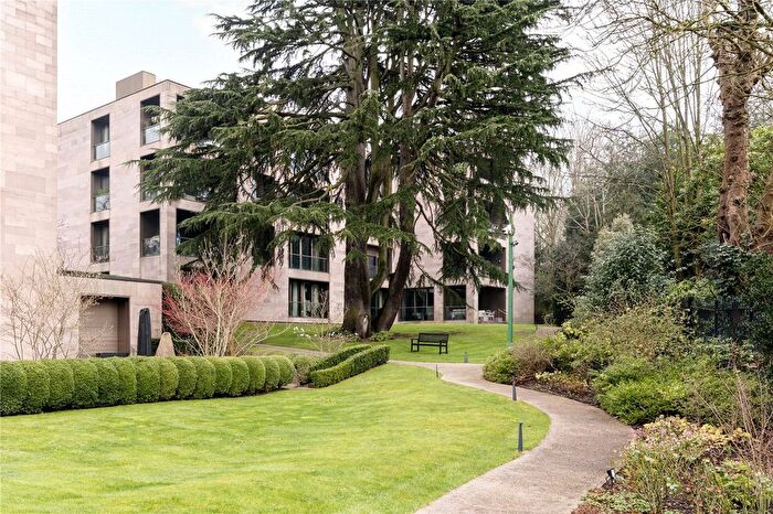 3 Bedroom Flat To Rent In Caenwood Court, Hampstead Lane, Highgate, London, N6