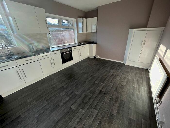 3 Bedroom Semi-Detached House To Rent In Downham Avenue, Leicester, LE4