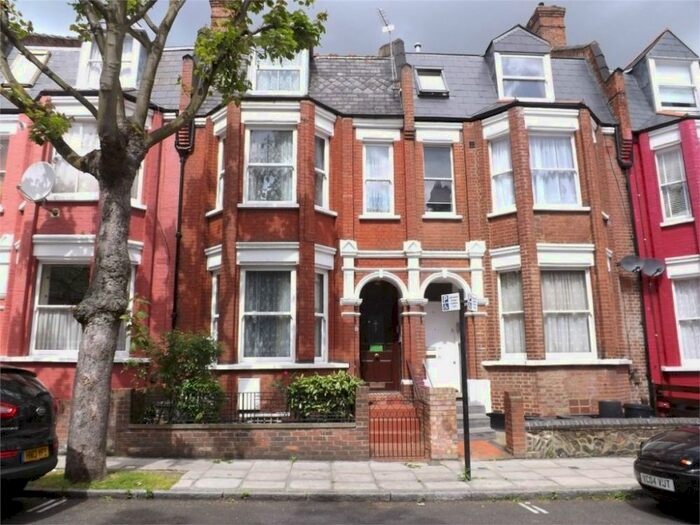 6 Bedroom Terraced House For Sale In Birnam Road, Holloway, London, N4