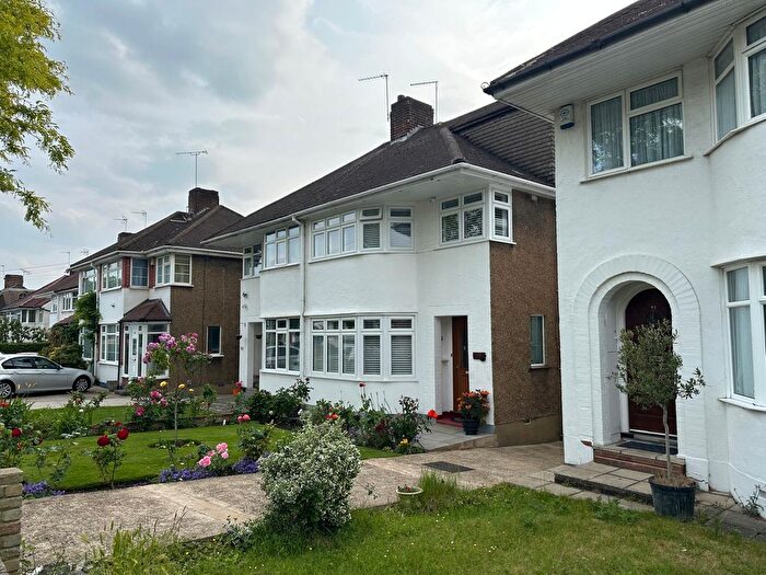 3 Bedroom Flat To Rent In Ashfield Road, London, N14