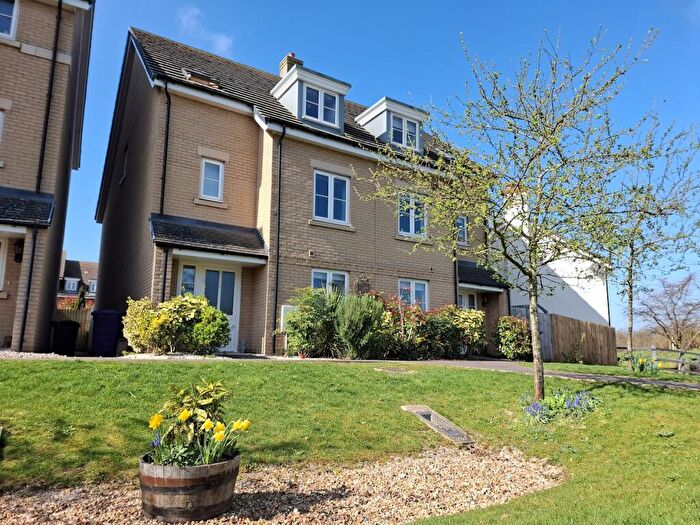 4 Bedroom House To Rent In Grenfell Gardens, Royston, SG8