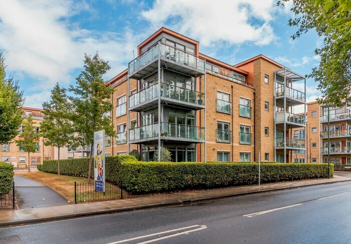 2 Bedroom Flat To Rent In Mountstuart Court, Southcott Road, Teddington, TW11