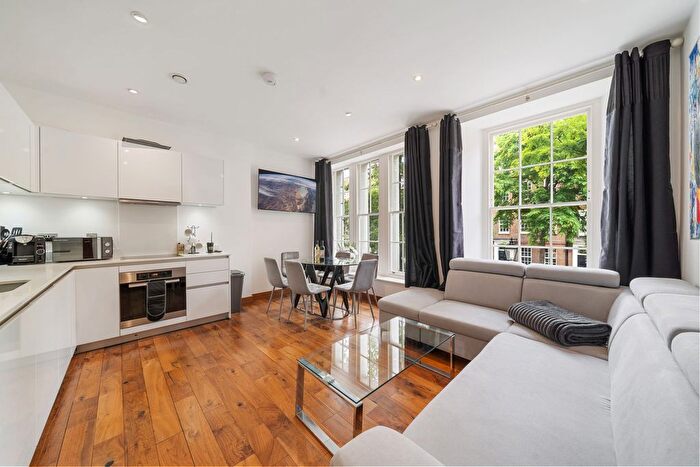 2 Bedroom Flat To Rent In Bedford Row, WC1R