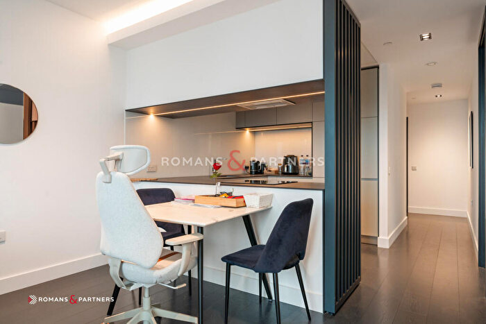 1 Bedroom Apartment For Sale In Amory Tower, Canary Wharf, E14