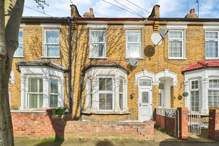 4 Bedroom Terraced House For Sale In Tweedmouth Road, London, E13