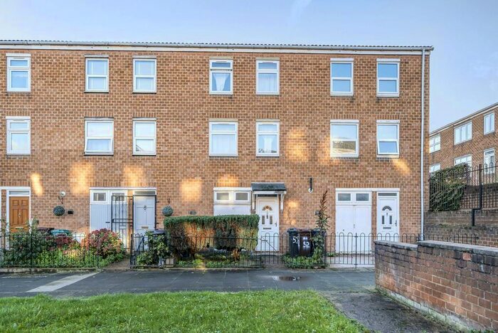 4 Bedroom Terraced House For Sale In Malpas Road, Hackney, London, E8