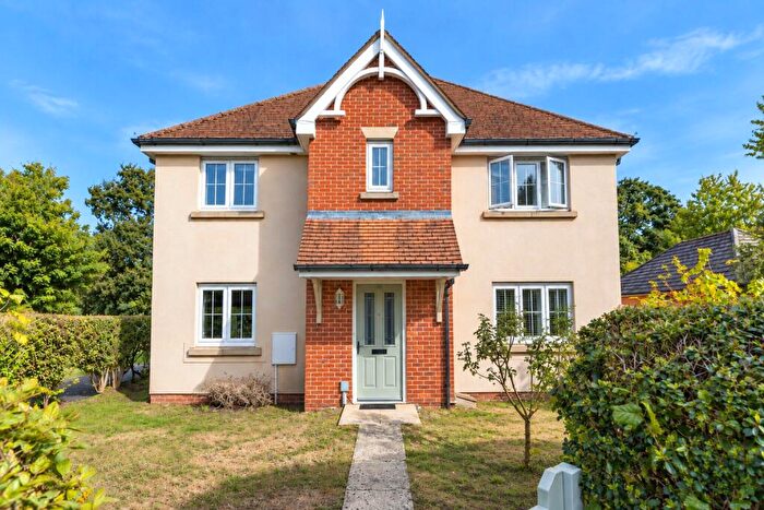 2 Bedroom End Of Terrace House For Sale In Hawthorn Way, Lindford, Bordon, Hampshire, GU35