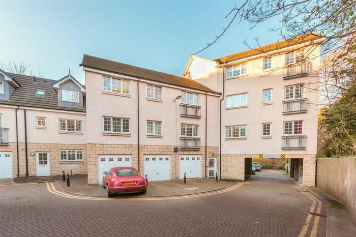 2 Bedroom Apartment To Rent In Murieston Crescent Lane, Edinburgh, EH11
