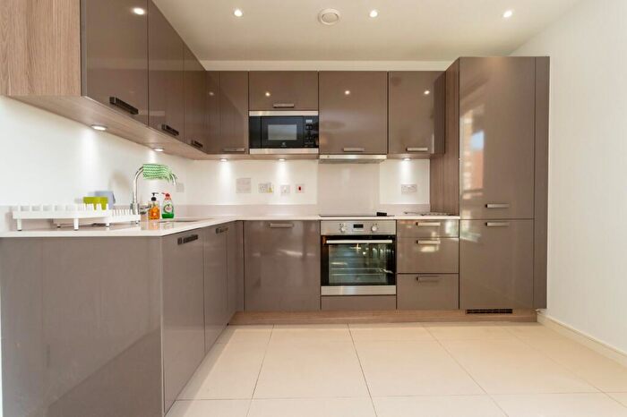 2 Bedroom Apartment To Rent In Blondin Way, Rotherhithe, London, SE16