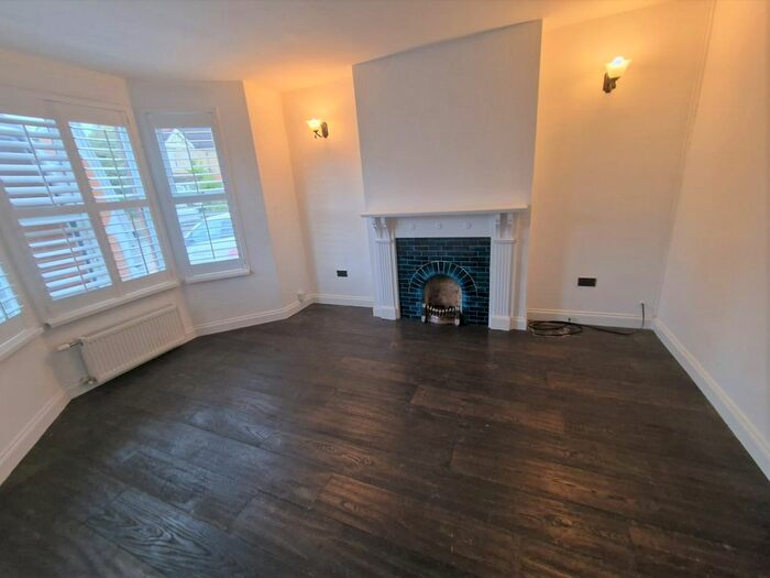 5 Bedroom Semi-Detached House To Rent In Norton Road, Uxbridge, UB8