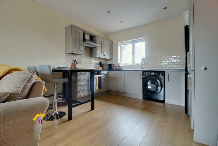 2 Bedroom Flat To Rent In West Street, Thorne, DN8