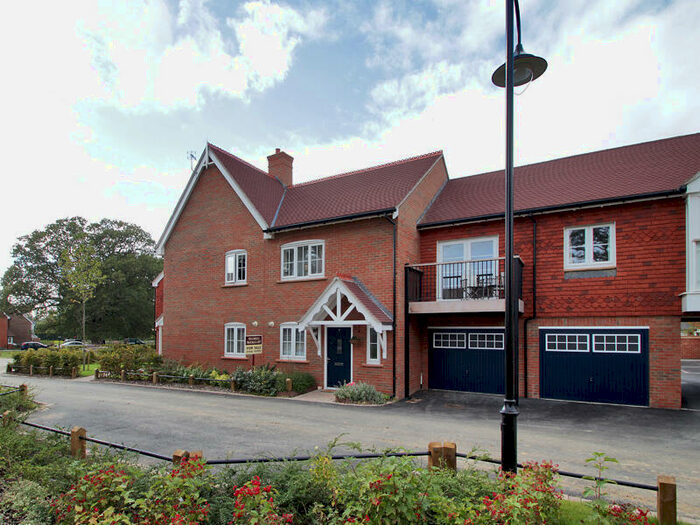 2 Bedroom Semi-Detached House To Rent In Heydon Way, Wickhurst Green, RH12