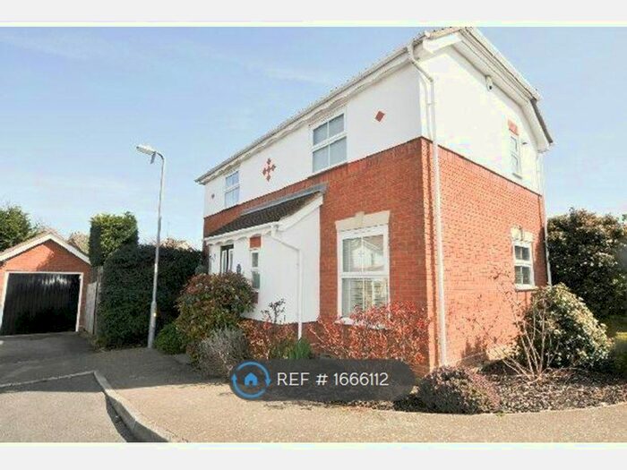 3 Bedroom Detached House To Rent In Fortinbras Way, Chelmsford, CM2
