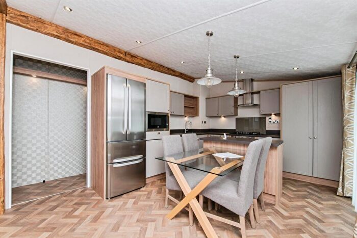 2 Bedroom Park Home For Sale In Underhill Park, Tiverton, EX16