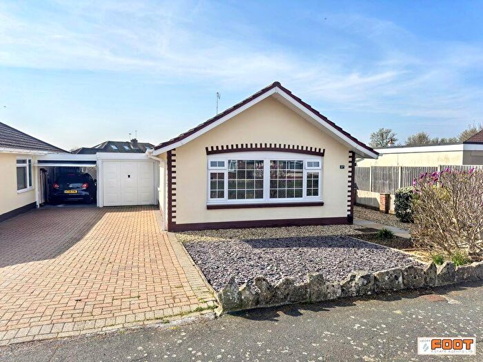 3 Bedroom Detached Bungalow For Sale In Windsor Road, Waterlooville, PO7