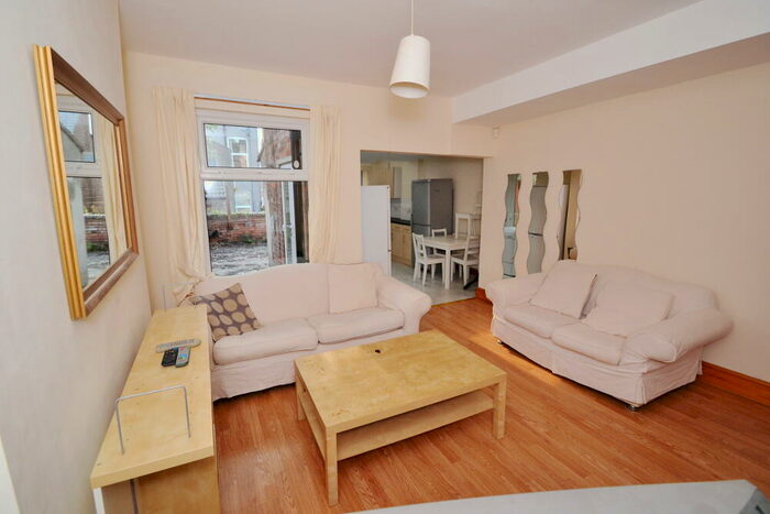 7 Bedroom Semi-Detached House To Rent In Derby Grove, Lenton, Nottingham, NG7