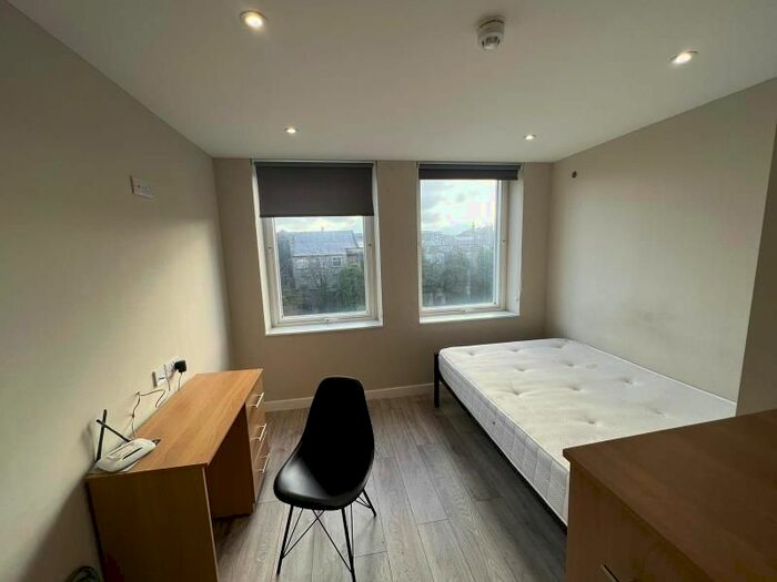 1 Bedroom Flat To Rent In Colonnade House, Sunbridge Road, Bradford, BD1
