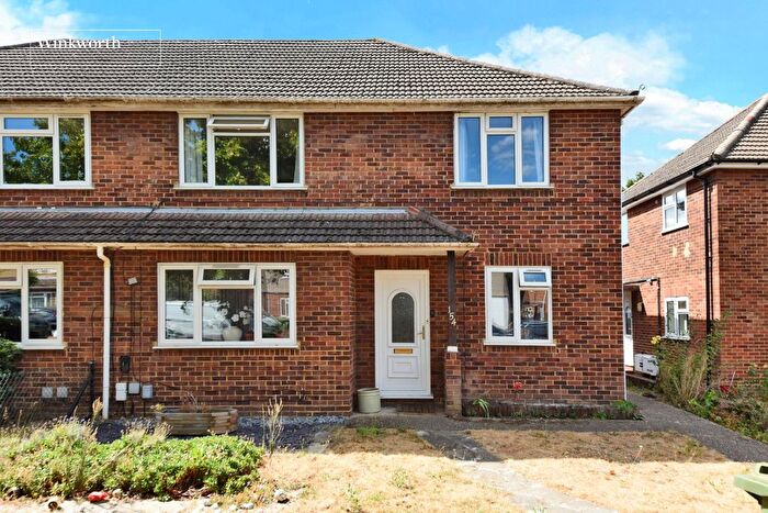 2 Bedroom Maisonette For Sale In Ardrossan Gardens, Worcester Park, Surrey, KT4