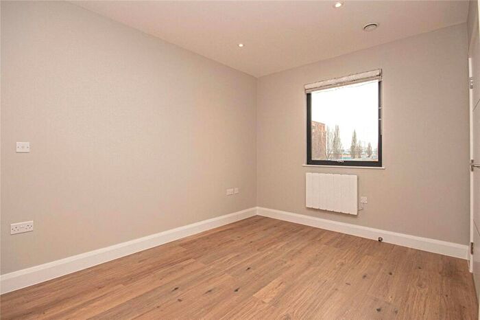 2 Bedroom Flat To Rent In Broadwater Road, Welwyn Garden City, AL7
