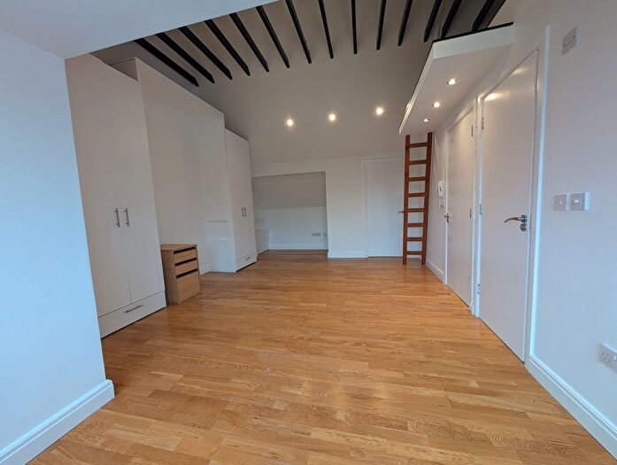 1 Bedroom Studio To Rent In A Edgware Way, Flat B, Edgware, Middlesex, HA8