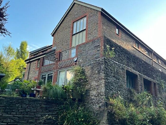 4 Bedroom Maisonette To Rent In Frenchay Hill, Bristol, BS16